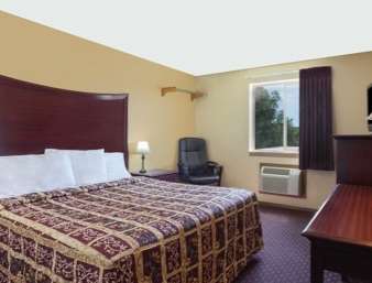 Super 8 by Wyndham Lewiston