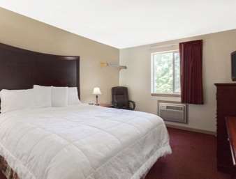 Super 8 by Wyndham Lewiston