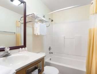 Super 8 by Wyndham Lewiston