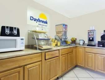 Super 8 by Wyndham Lewiston