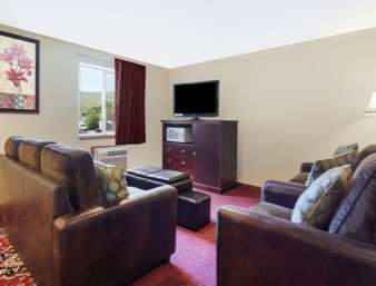 Super 8 by Wyndham Lewiston