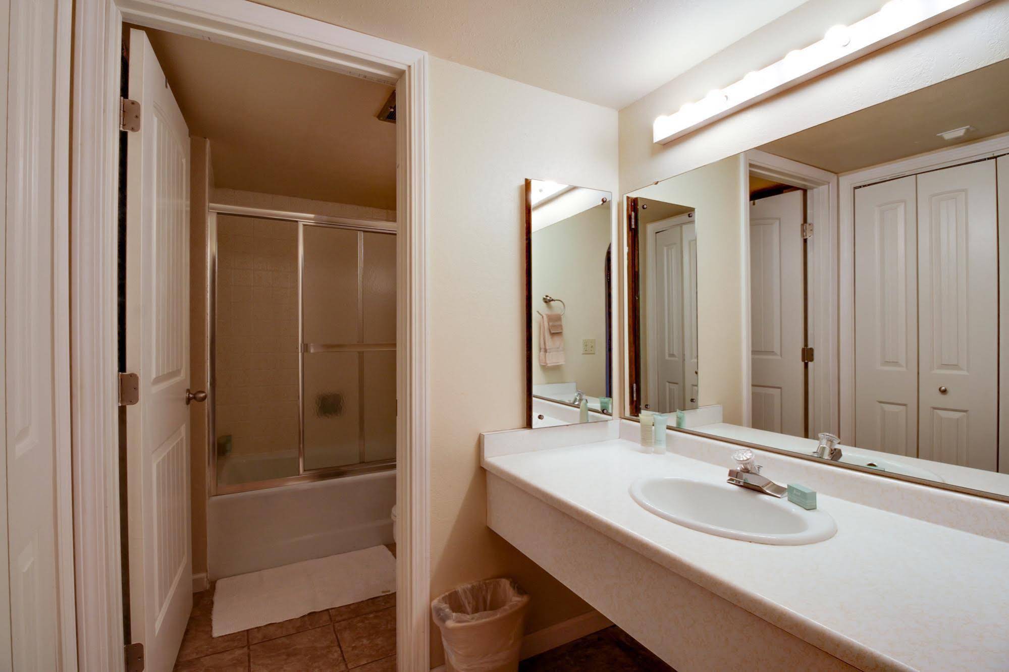 Timberlake Studio In The Sky