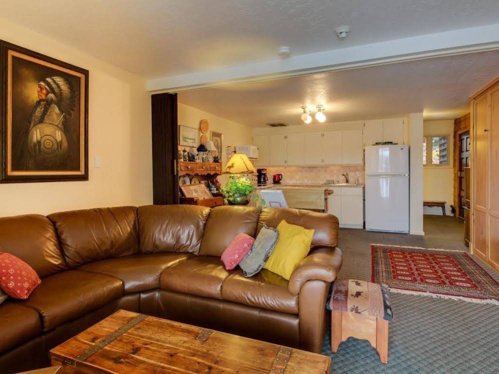 Timberlake Studio In The Sky