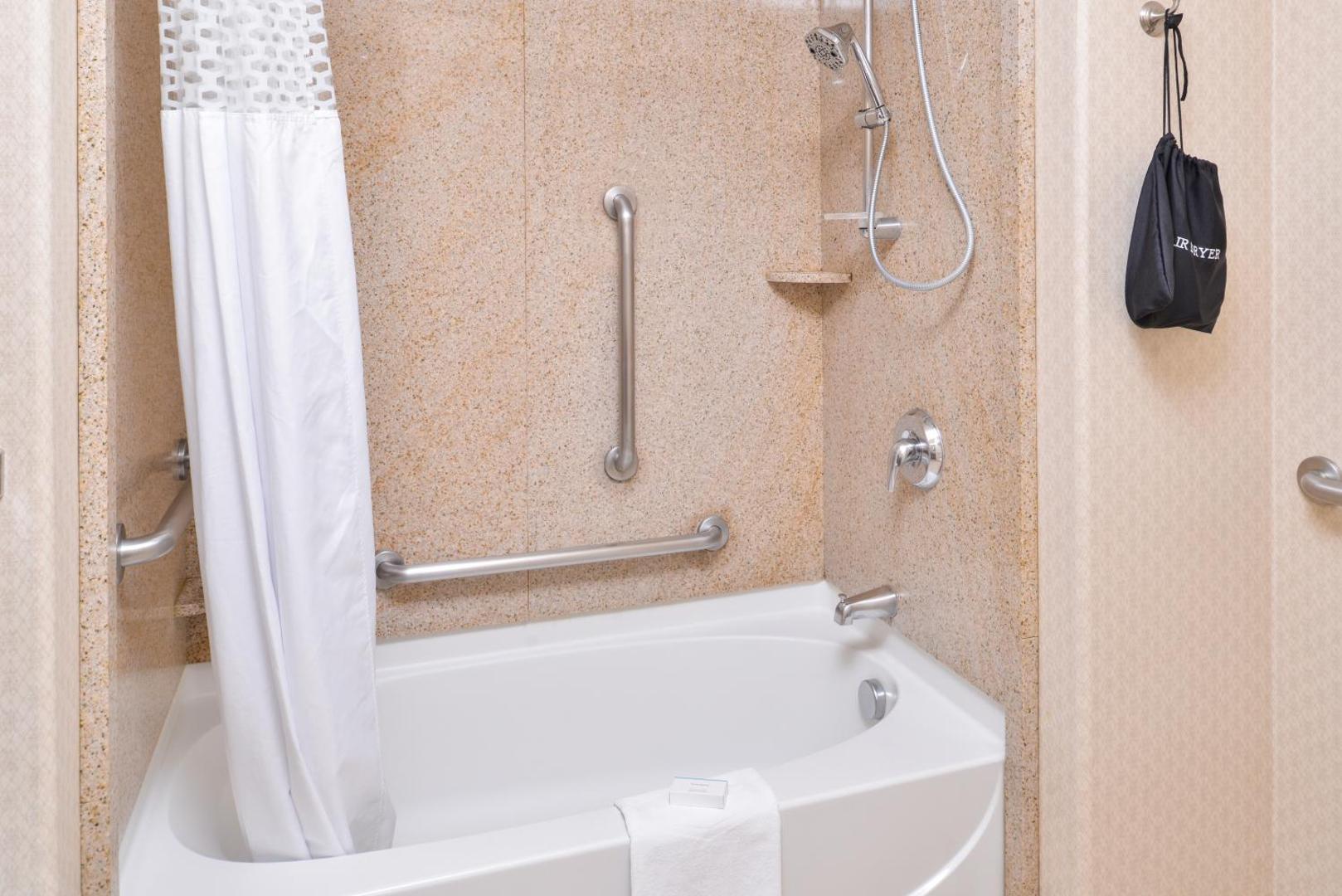 Hampton Inn & Suites Boise - Meridian