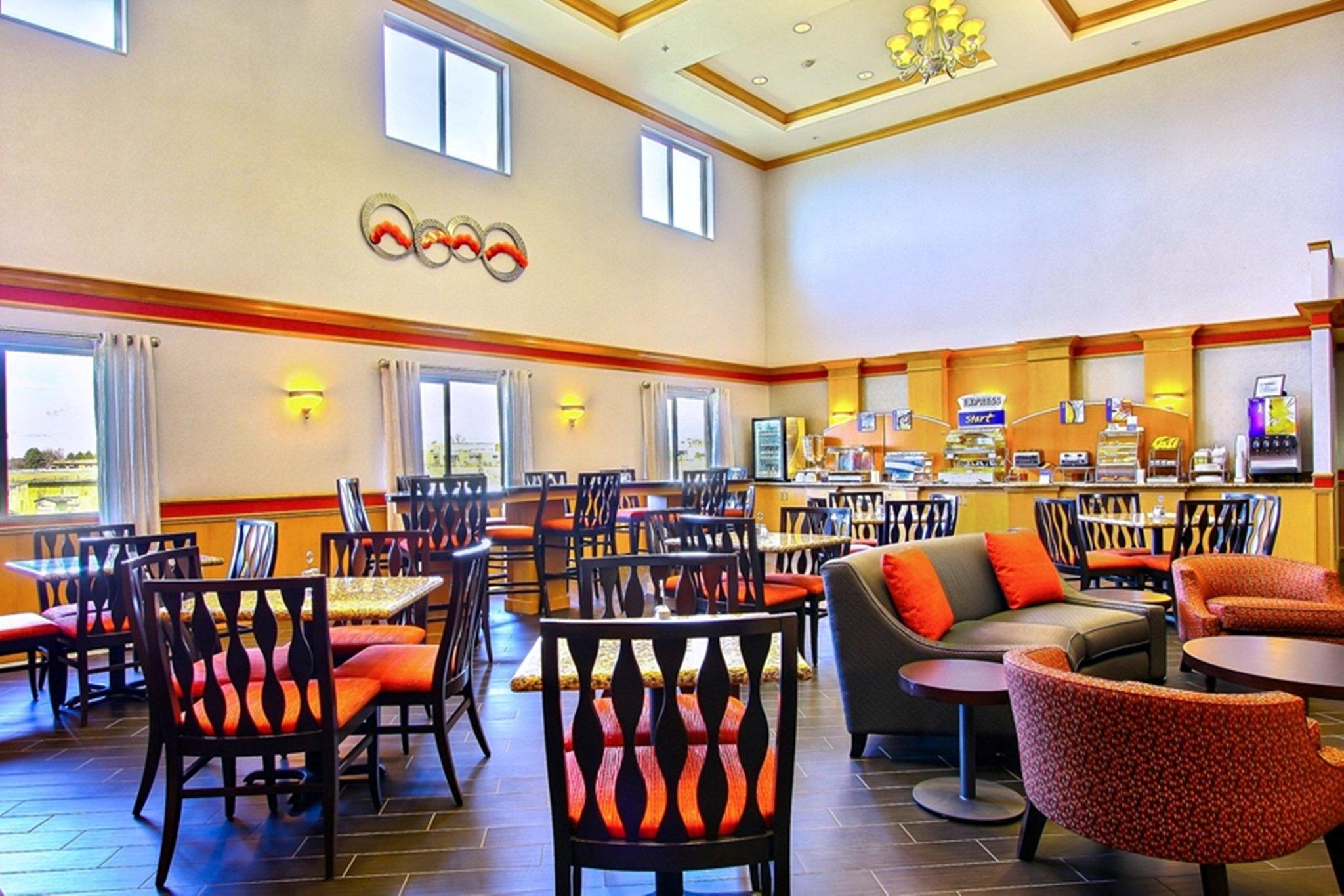Comfort Suites Meridian