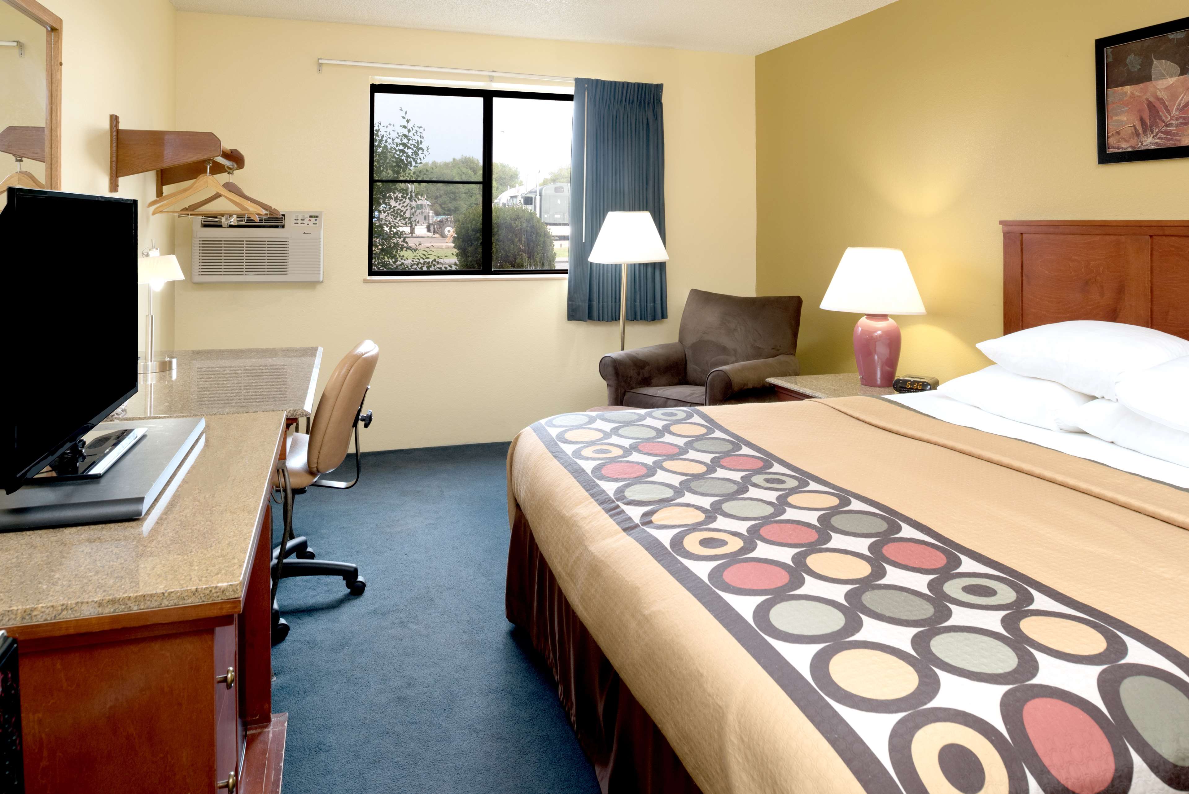 Super 8 by Wyndham Nampa