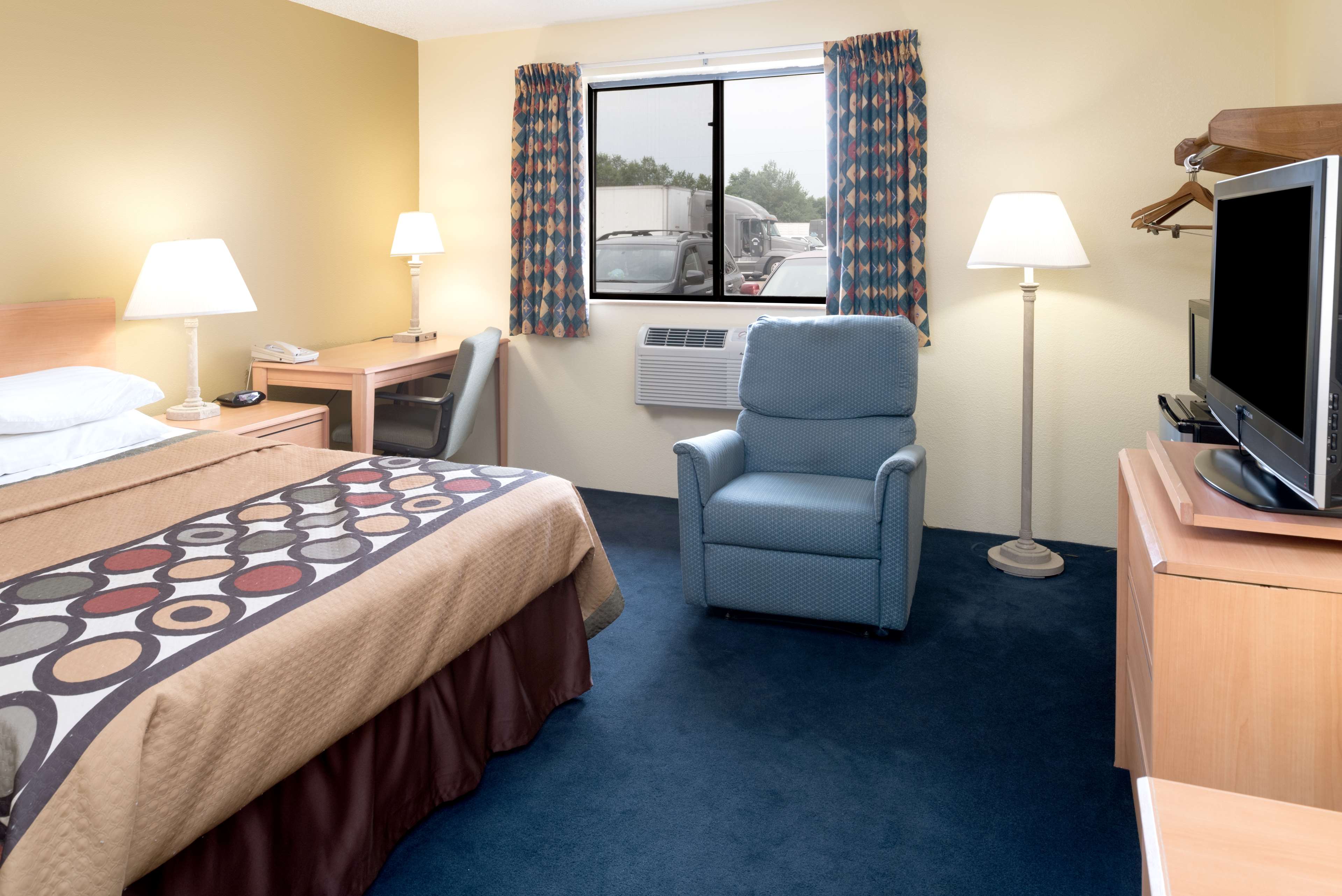 Super 8 by Wyndham Nampa