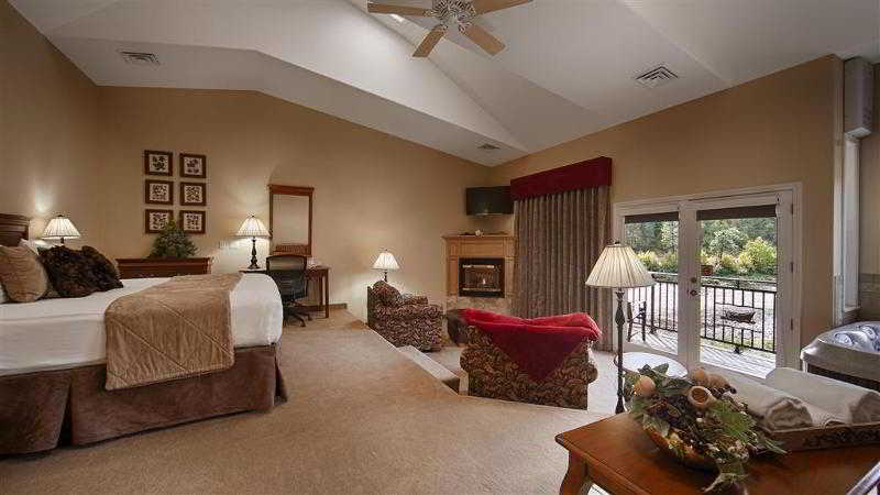 Best Western Lodge at River's Edge