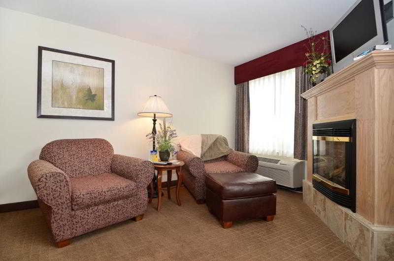 Best Western Lodge at River's Edge