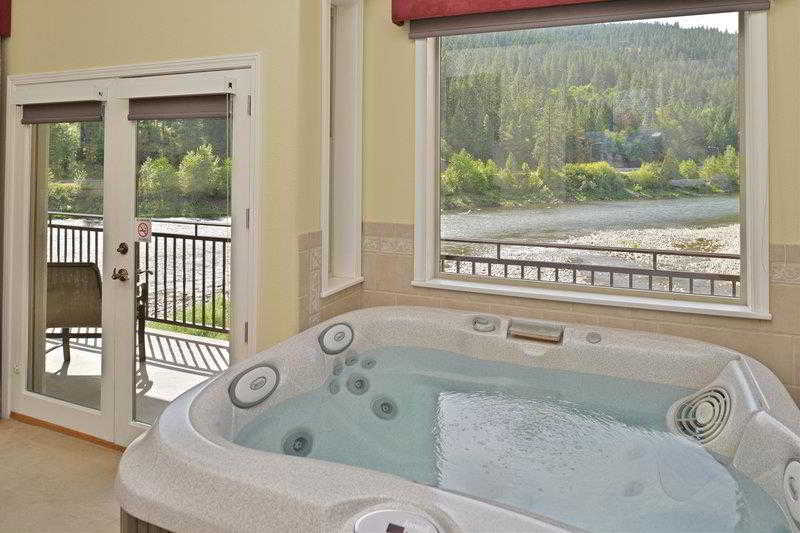 Best Western Lodge at River's Edge