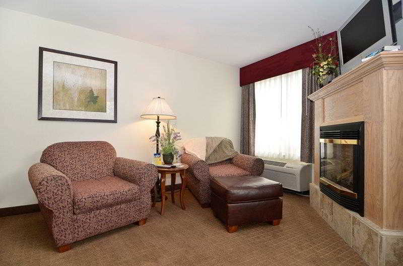 Best Western Lodge at River's Edge