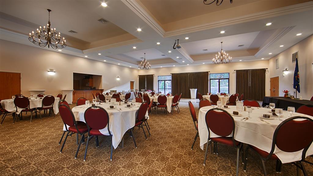 Best Western Lodge at River's Edge