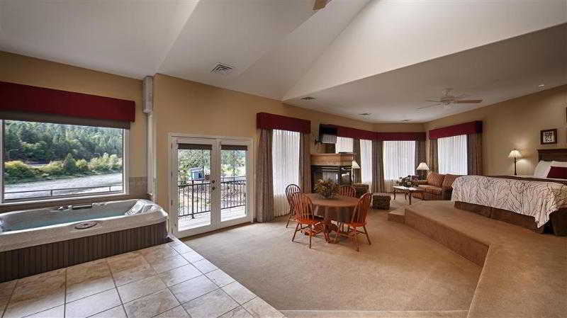 Best Western Lodge at River's Edge