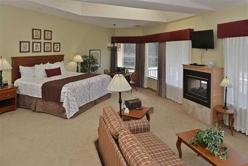 Best Western Lodge at River's Edge