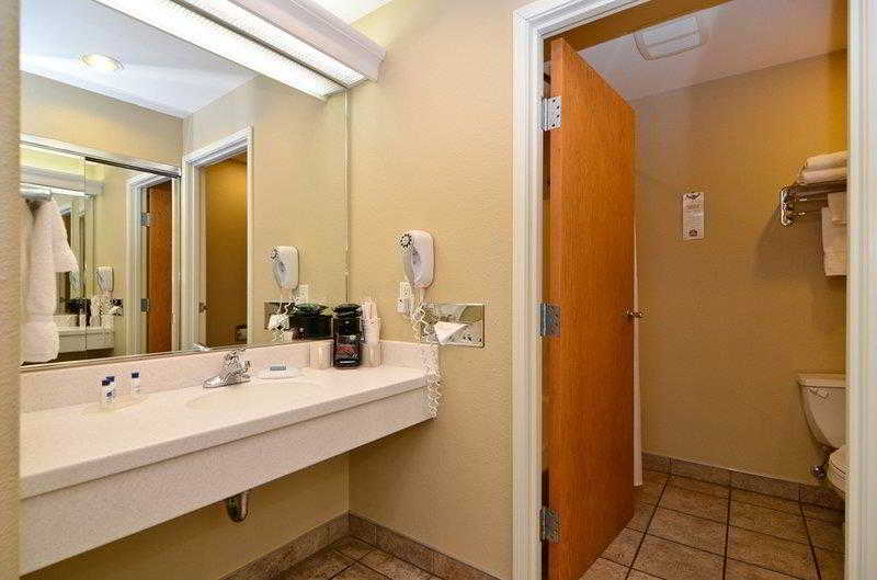 Best Western Lodge at River's Edge