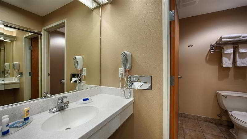 Best Western Lodge at River's Edge