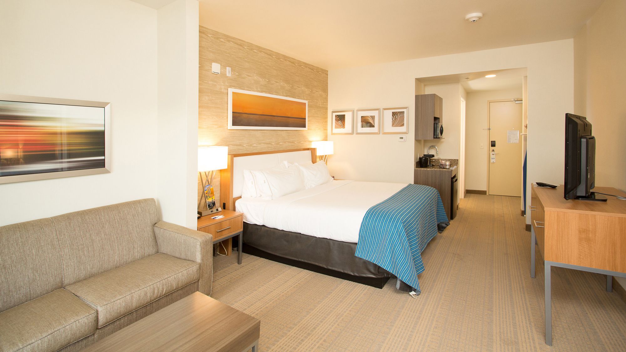 Holiday Inn Express & Suites Pocatello