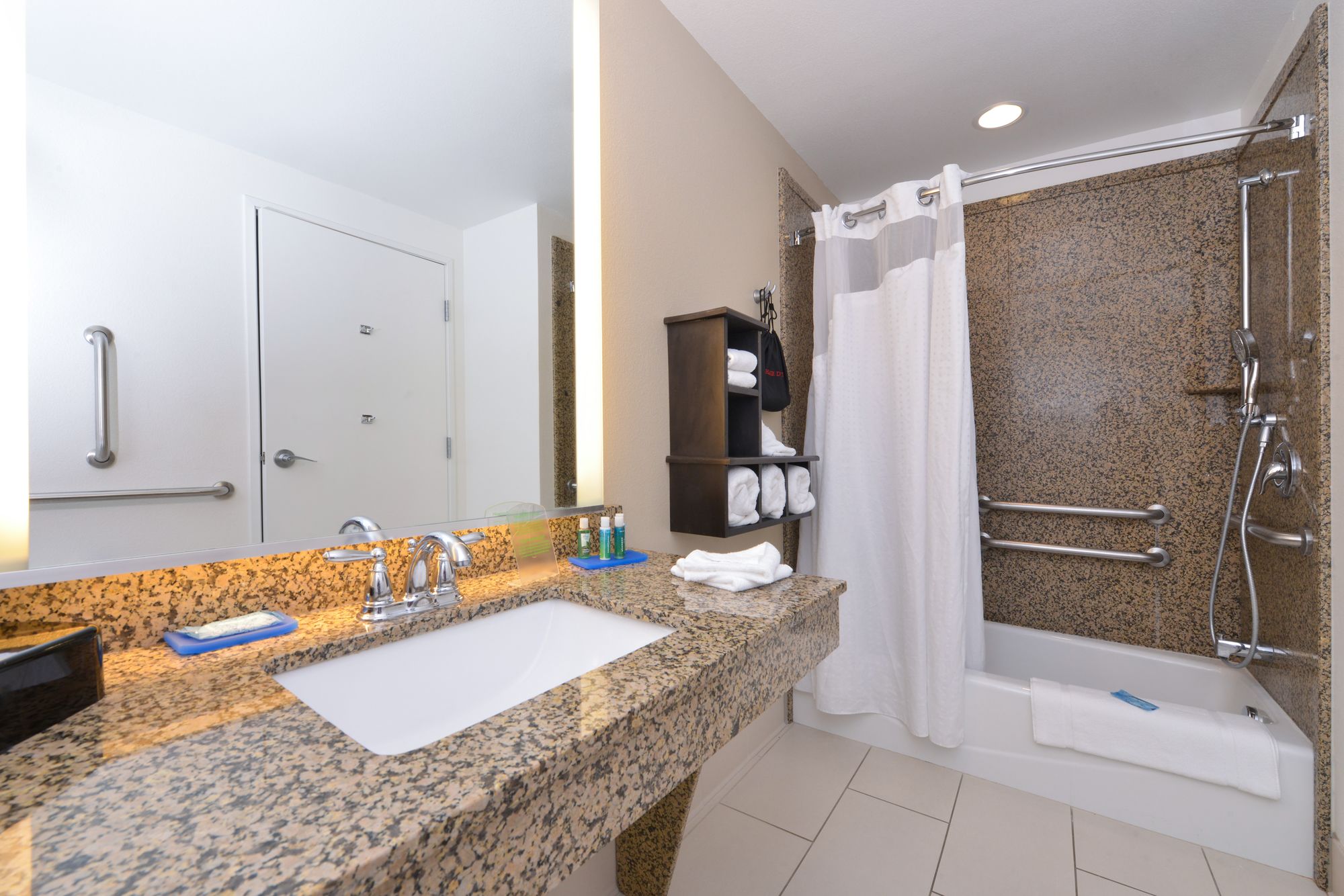 Holiday Inn Express & Suites Pocatello