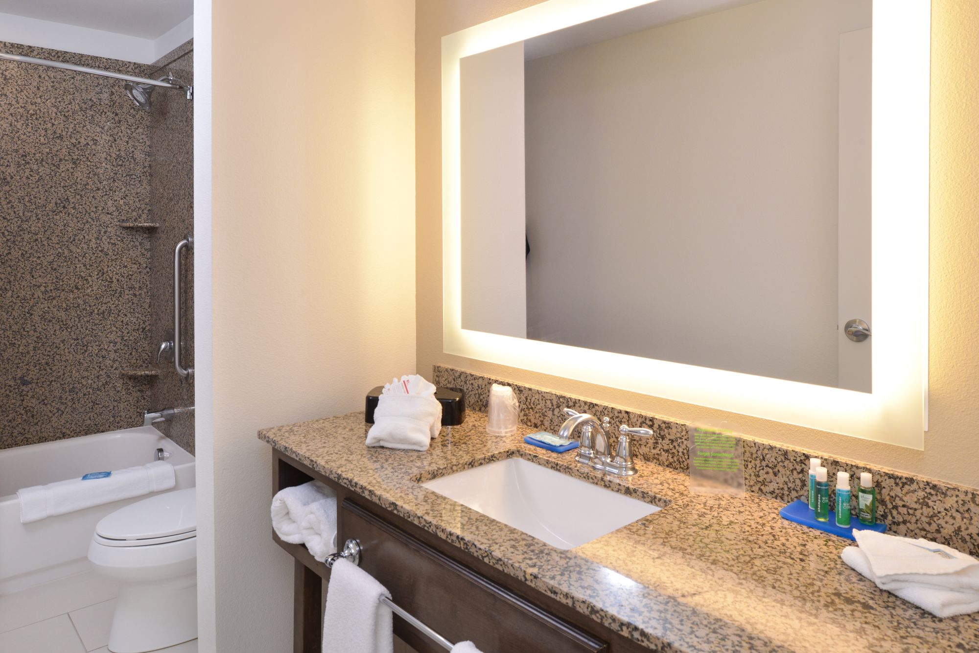 Holiday Inn Express & Suites Pocatello
