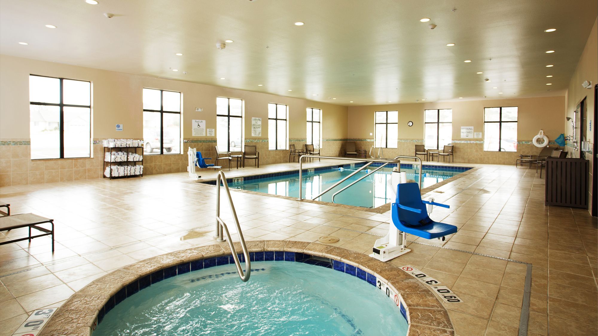 Holiday Inn Express & Suites Pocatello