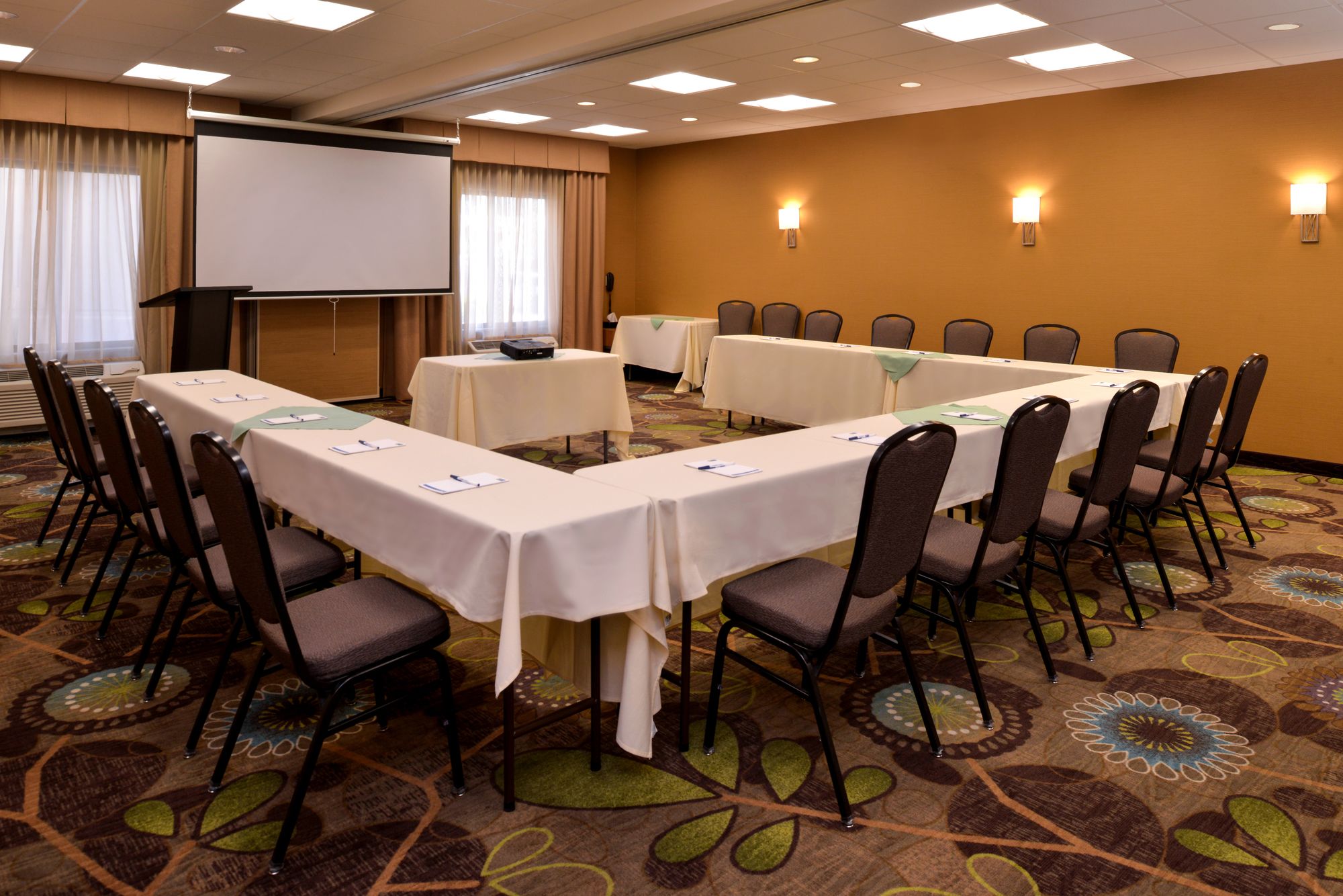 Holiday Inn Express & Suites Pocatello