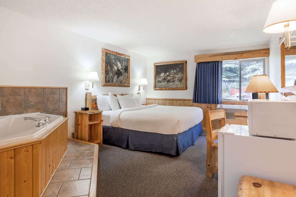Days Inn by Wyndham Sandpoint