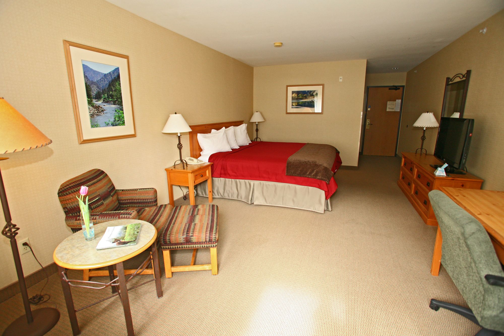 Salmon Rapids Lodge