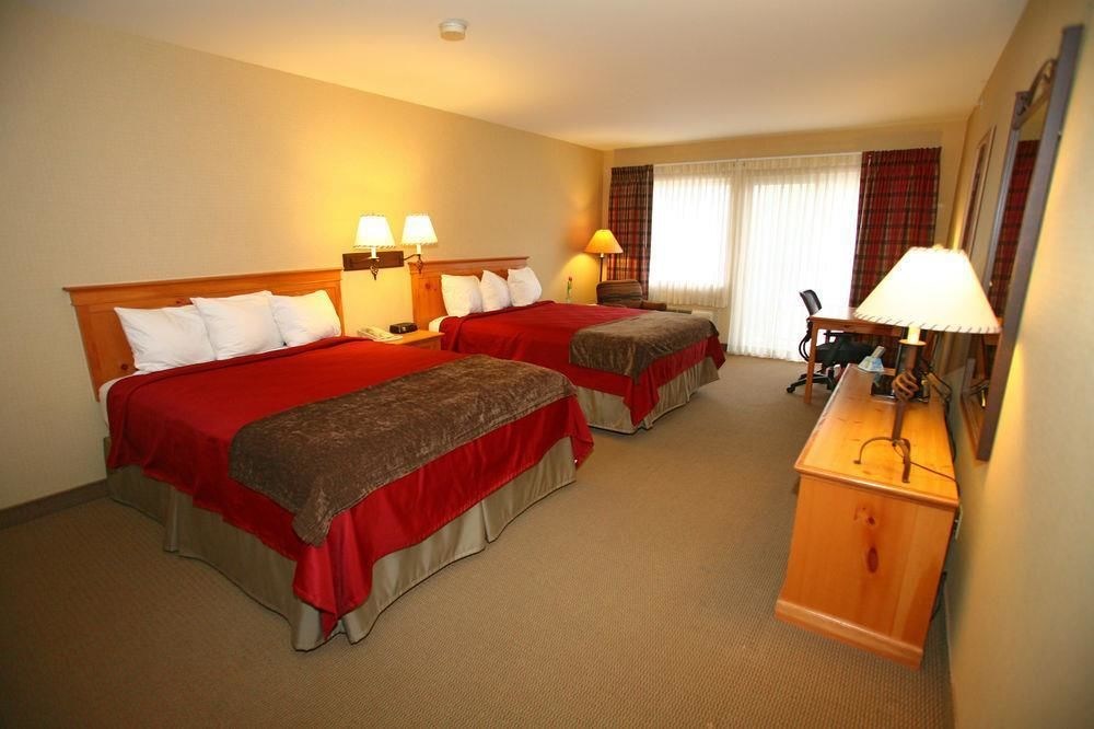 Salmon Rapids Lodge