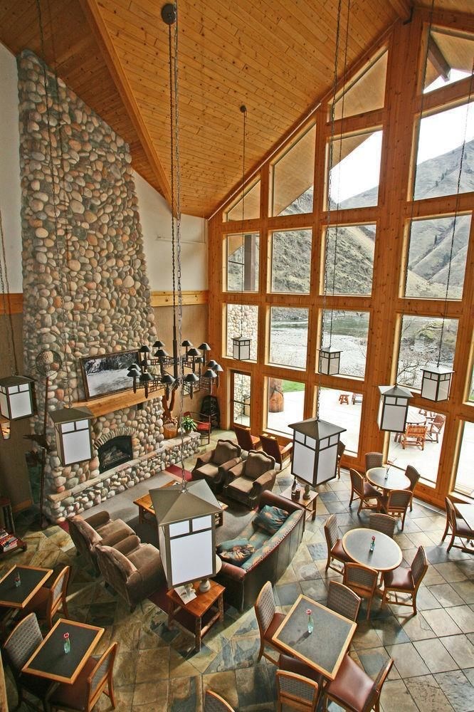 Salmon Rapids Lodge