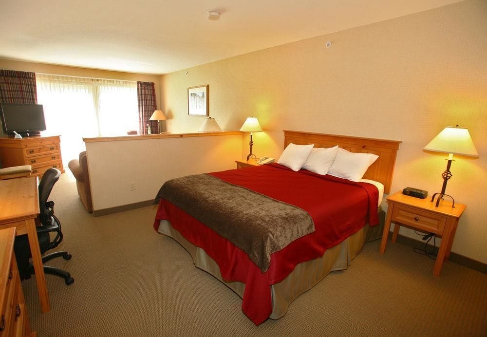 Salmon Rapids Lodge