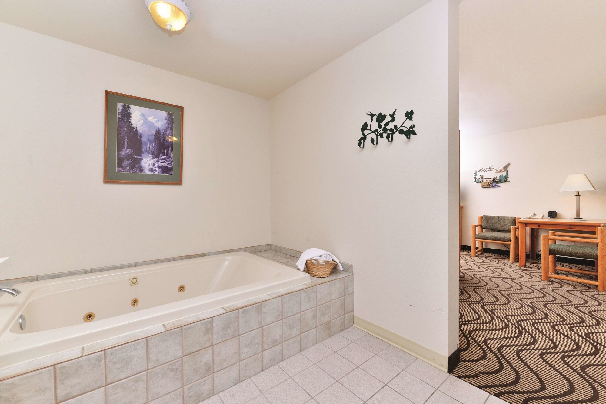 Cedar Street Hotel & Suites