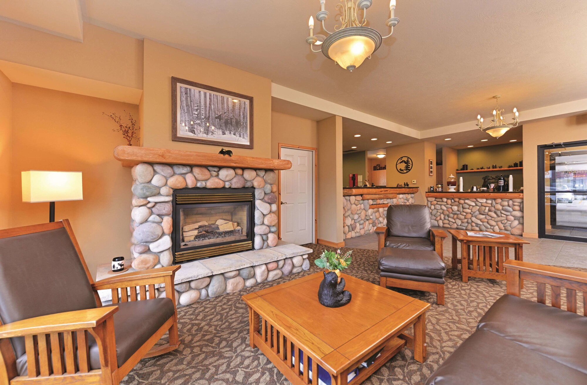 Cedar Street Hotel & Suites