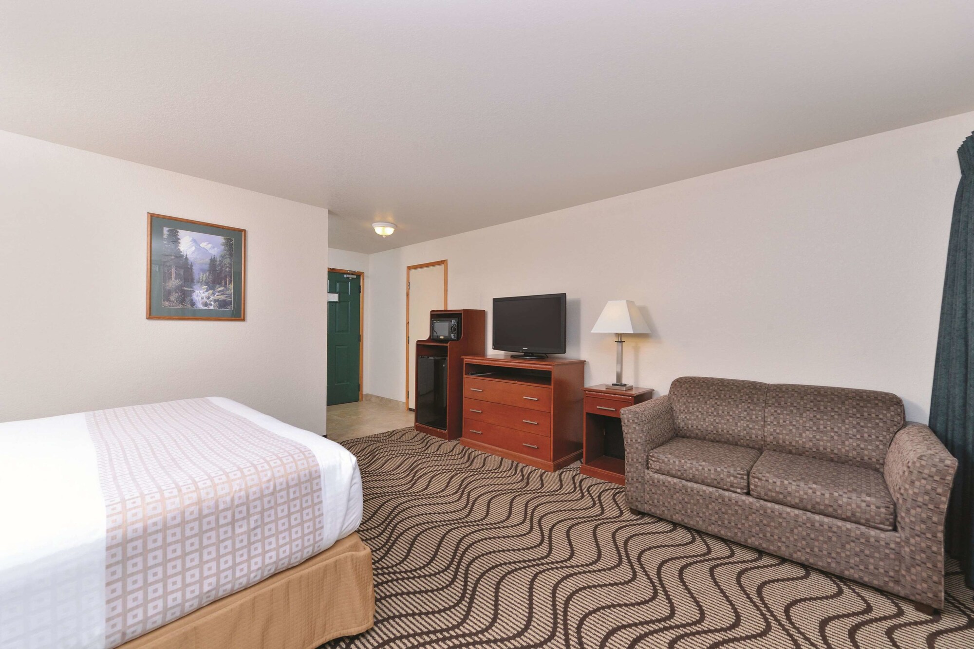 Cedar Street Hotel & Suites