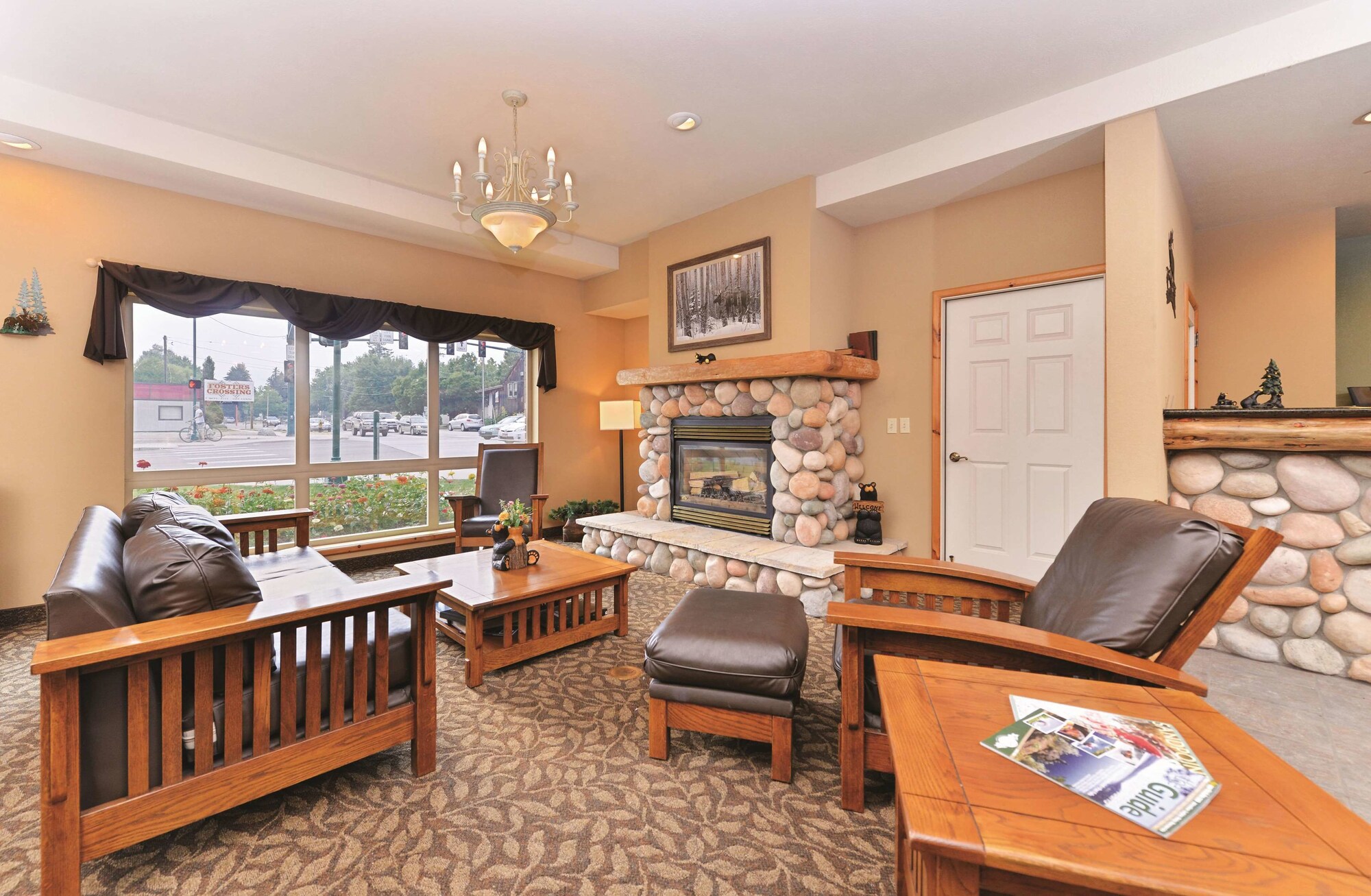 Cedar Street Hotel & Suites
