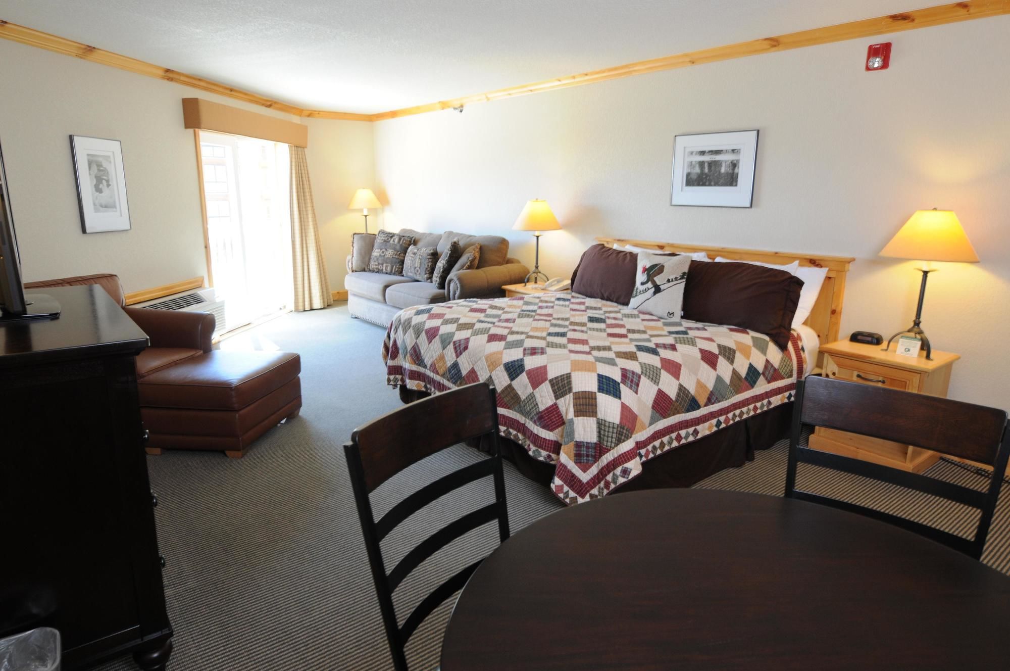 Selkirk Lodge