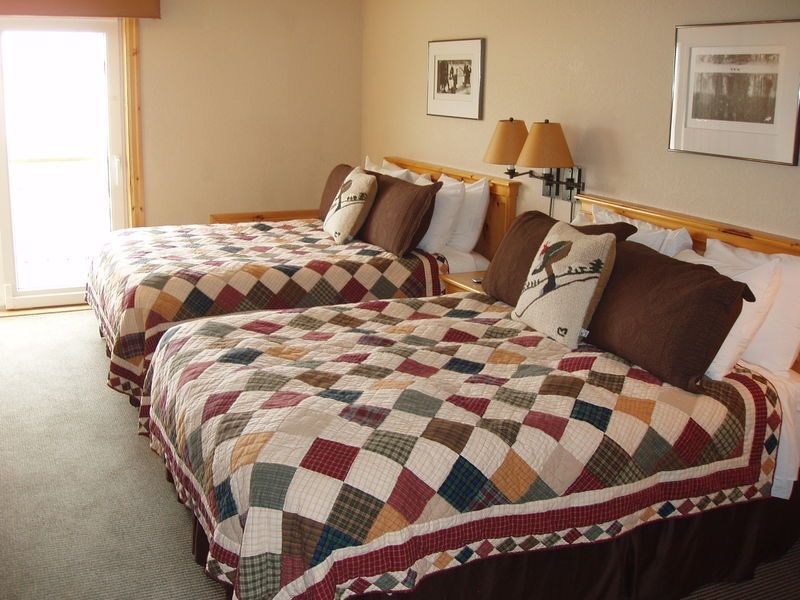 Selkirk Lodge