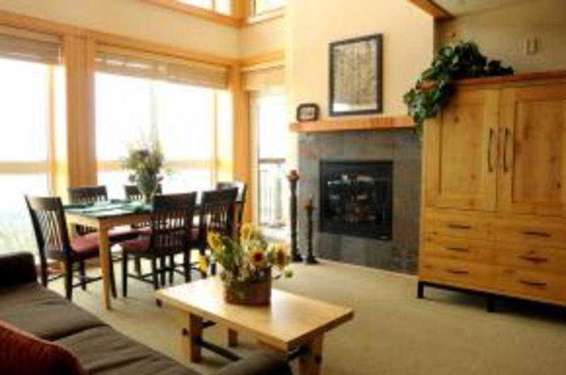 White Pine Lodge