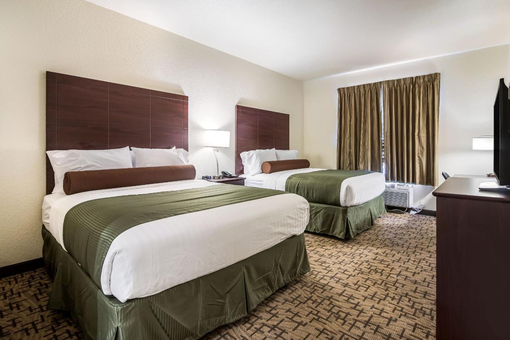 Cobblestone Hotel & Suites