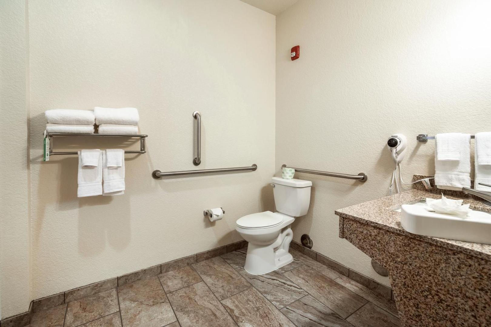 Cobblestone Hotel & Suites