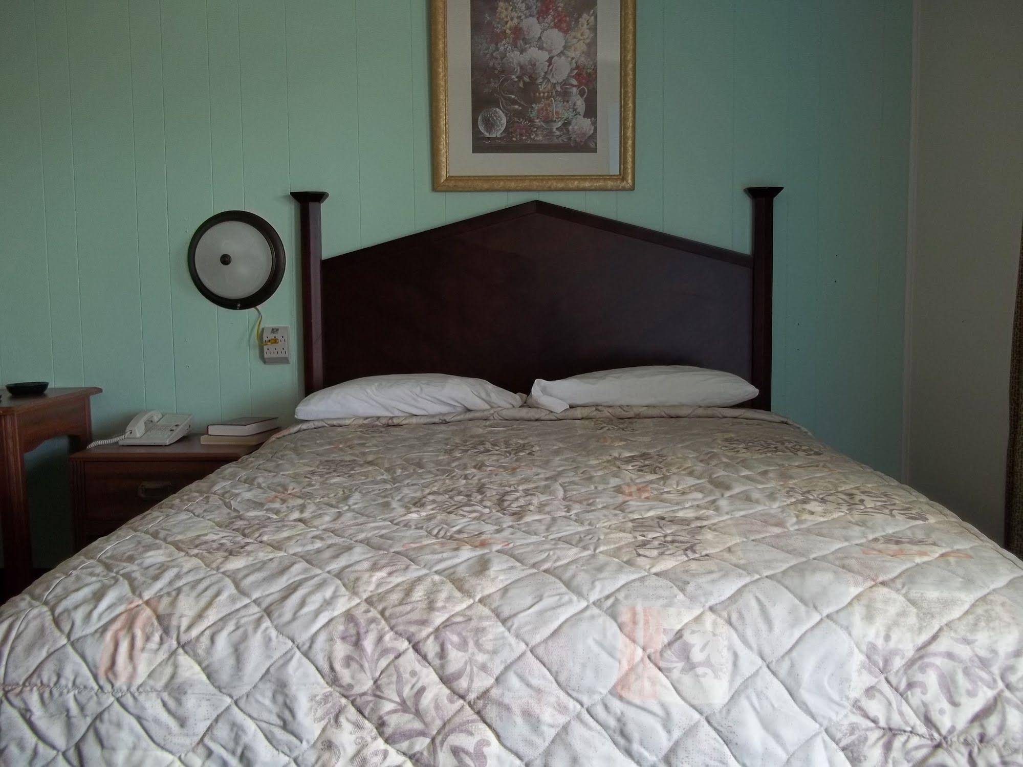 Altamont Motel