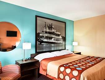 Super 8 by Wyndham Alton