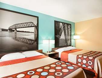 Super 8 by Wyndham Alton