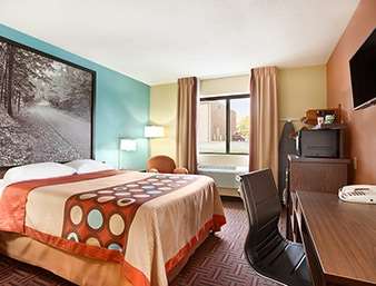 Super 8 by Wyndham Alton