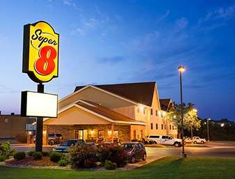 Super 8 by Wyndham Alton