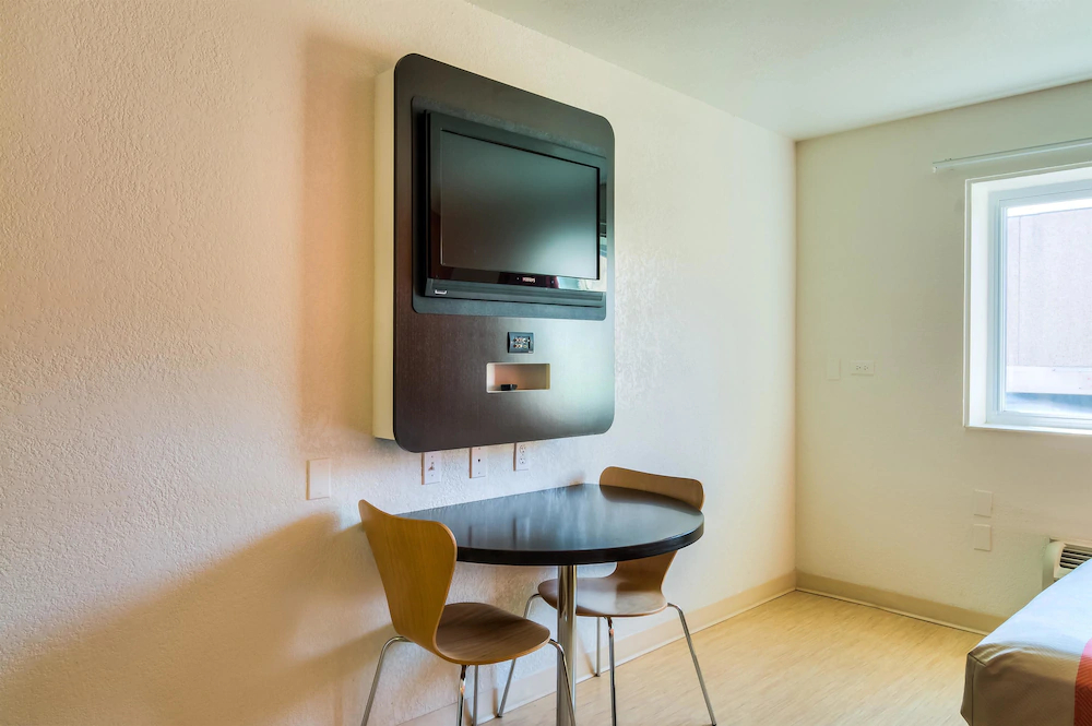 Motel 6 Chicago North Central-Arlington Heights