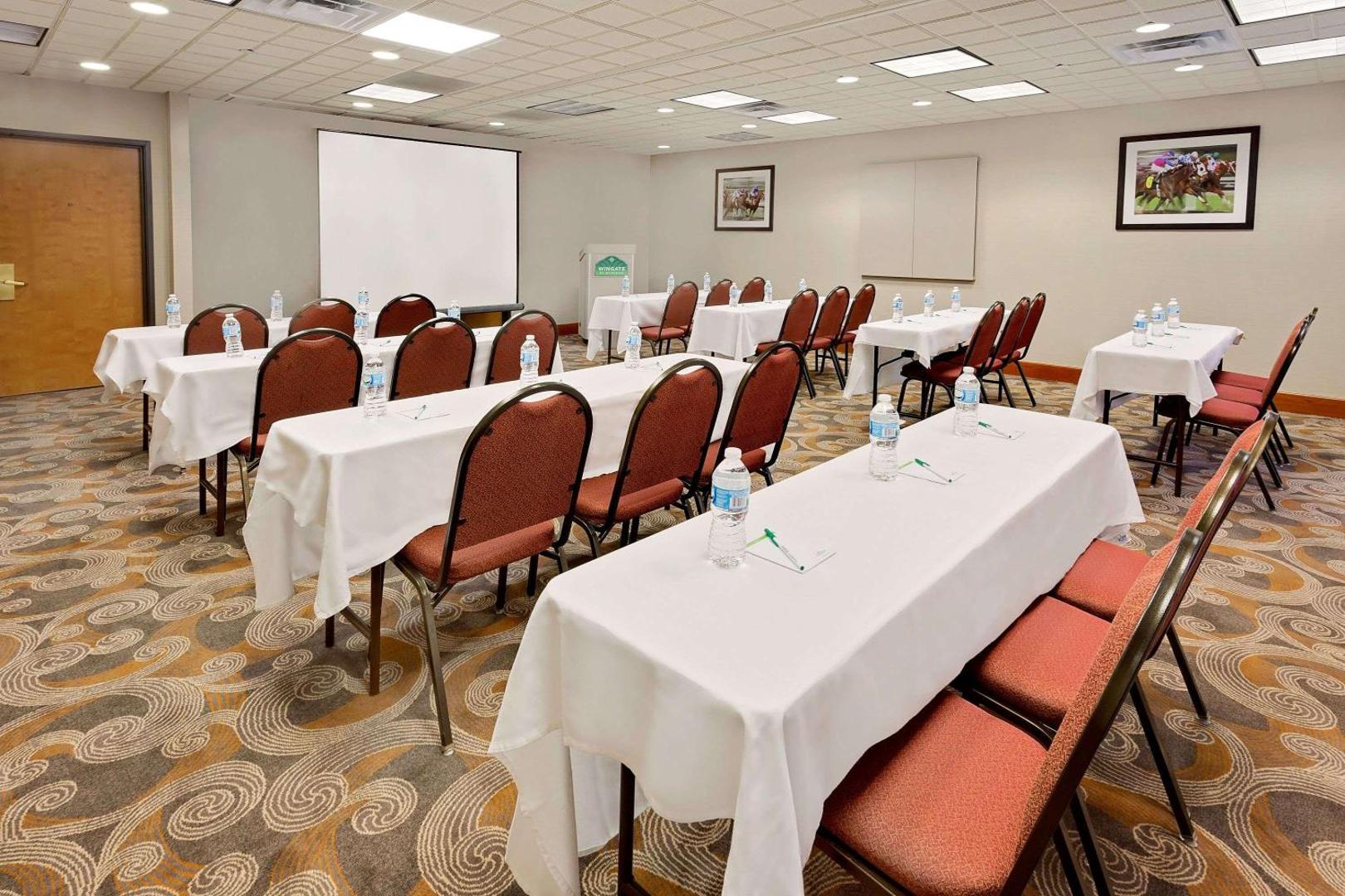 Comfort Inn & Suites Arlington Heights - Schaumburg
