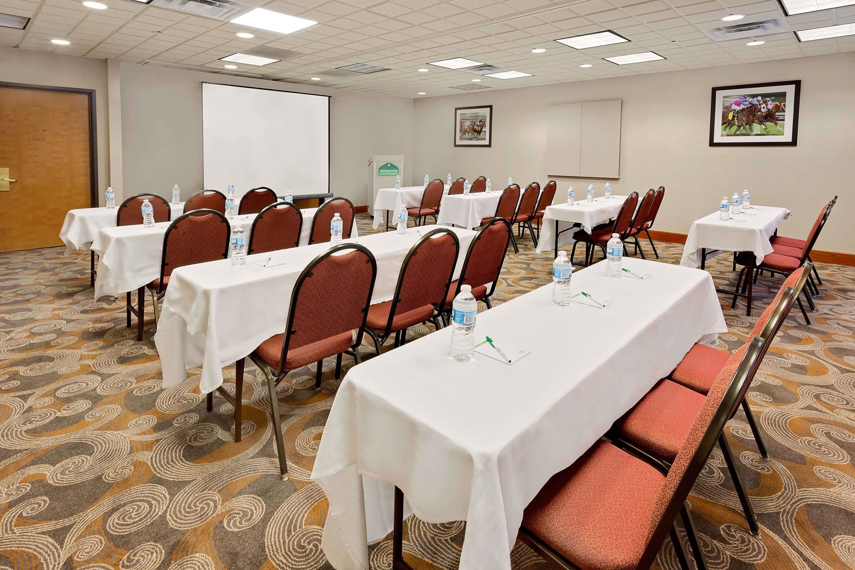 Comfort Inn & Suites Arlington Heights - Schaumburg