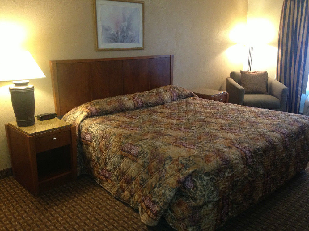 Aurora Fox Valley Inn