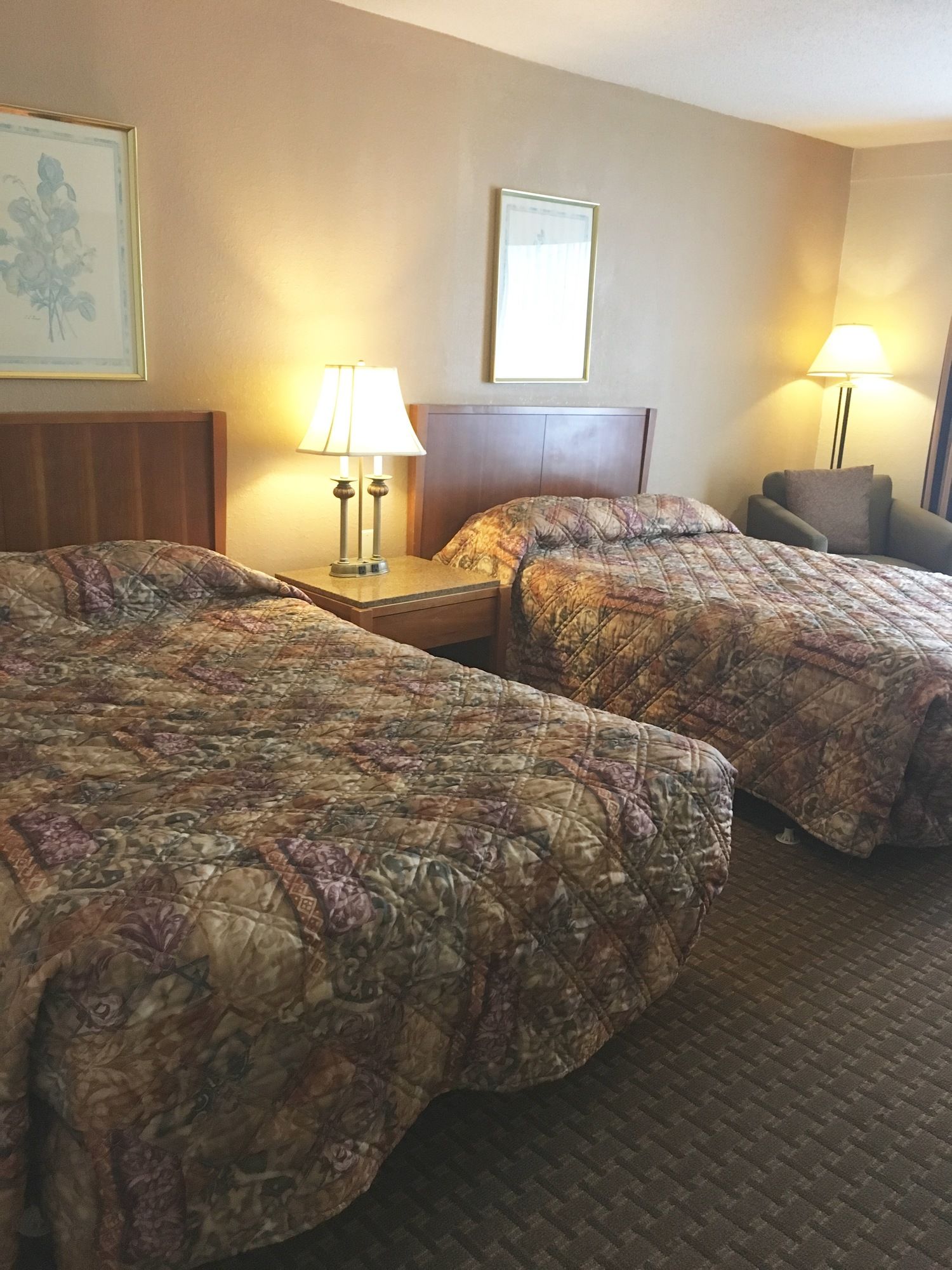 Aurora Fox Valley Inn