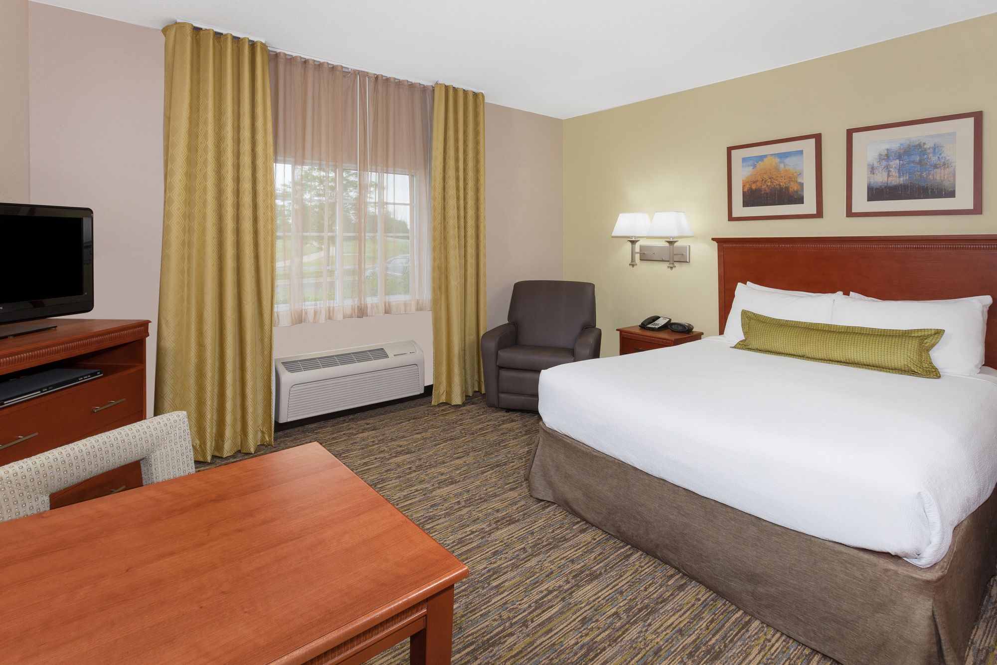 Candlewood Suites Aurora - Naperville